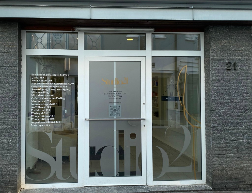 Eingang von Studio 21 am Schloßplatz 21 in Lahr